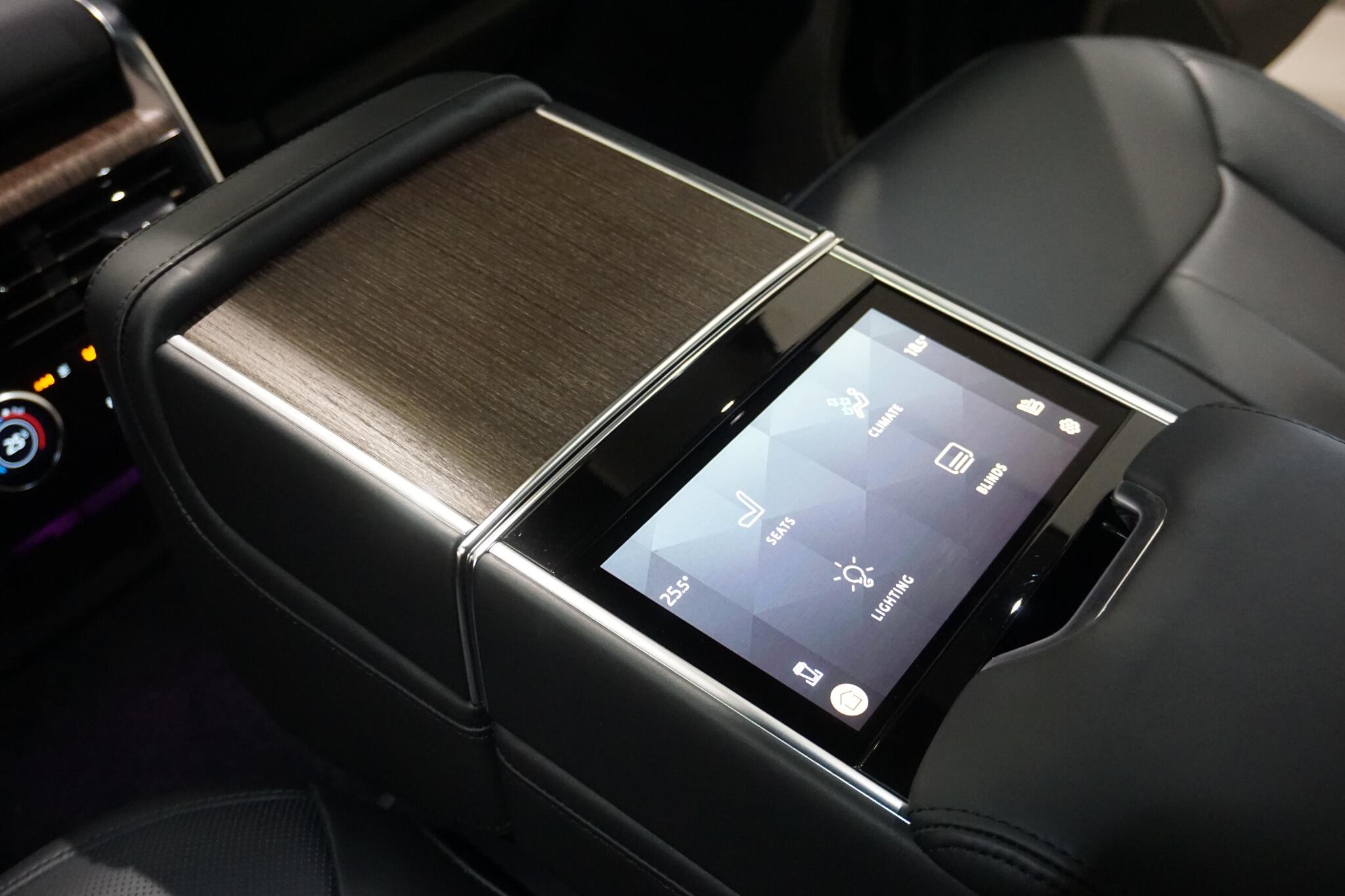 Land Rover Range Rover 3.0 D300 MHEV Autobiography SUV 5dr Diesel Auto 4WD Euro 6 (s/s) (300 ps)